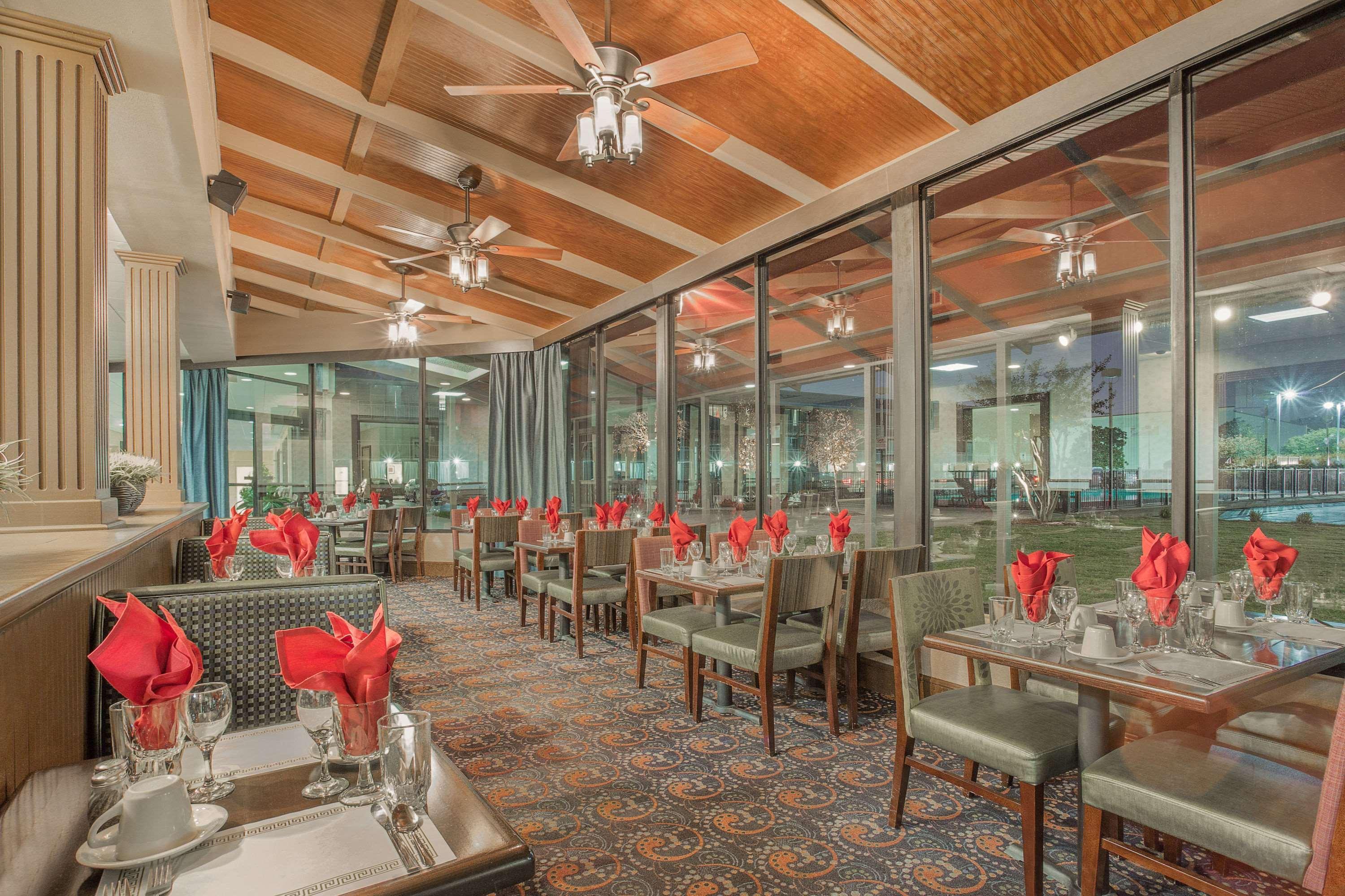 Ramada Plaza By Wyndham Fayetteville Fort Bragg Area Ngoại thất bức ảnh