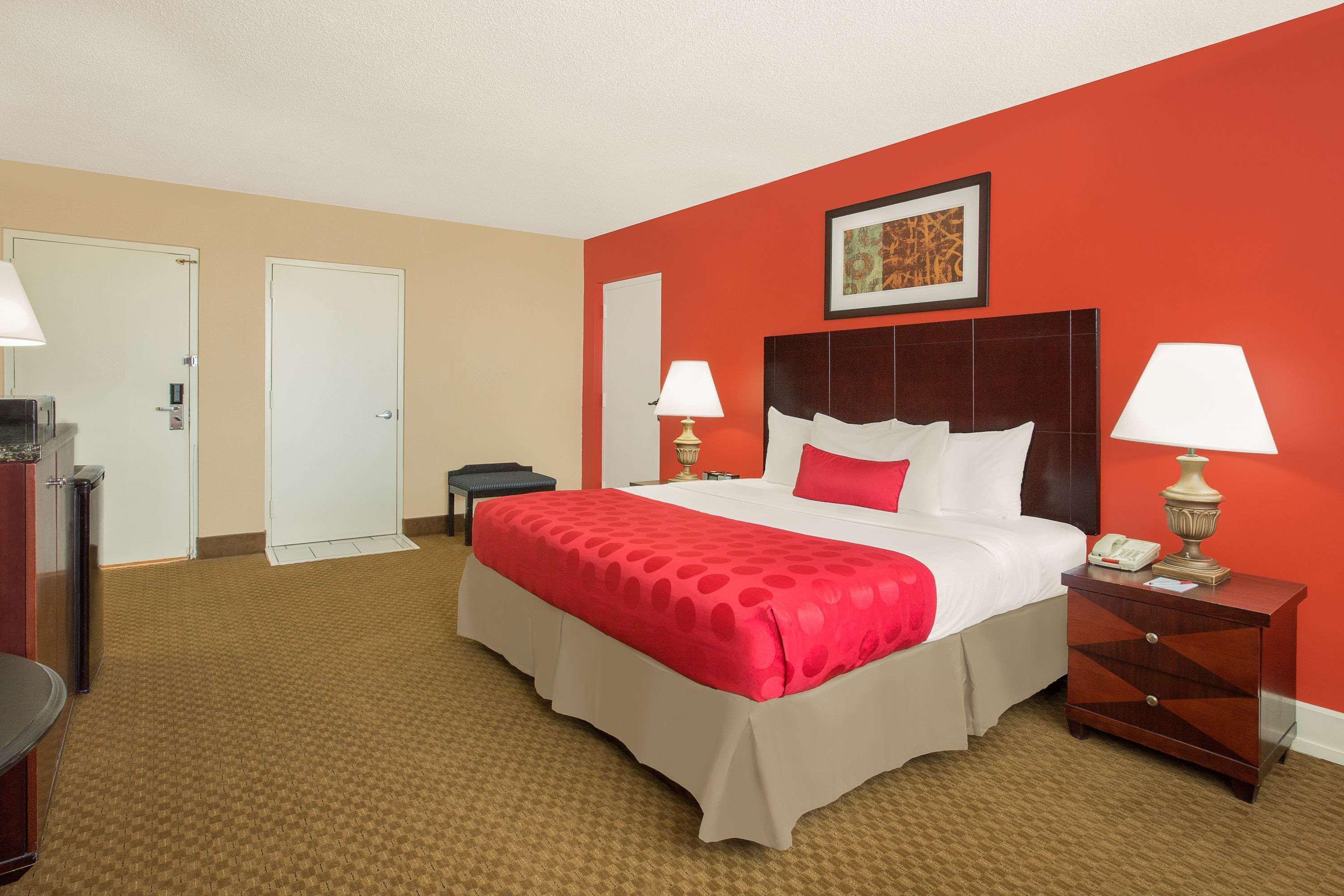 Ramada Plaza By Wyndham Fayetteville Fort Bragg Area Ngoại thất bức ảnh