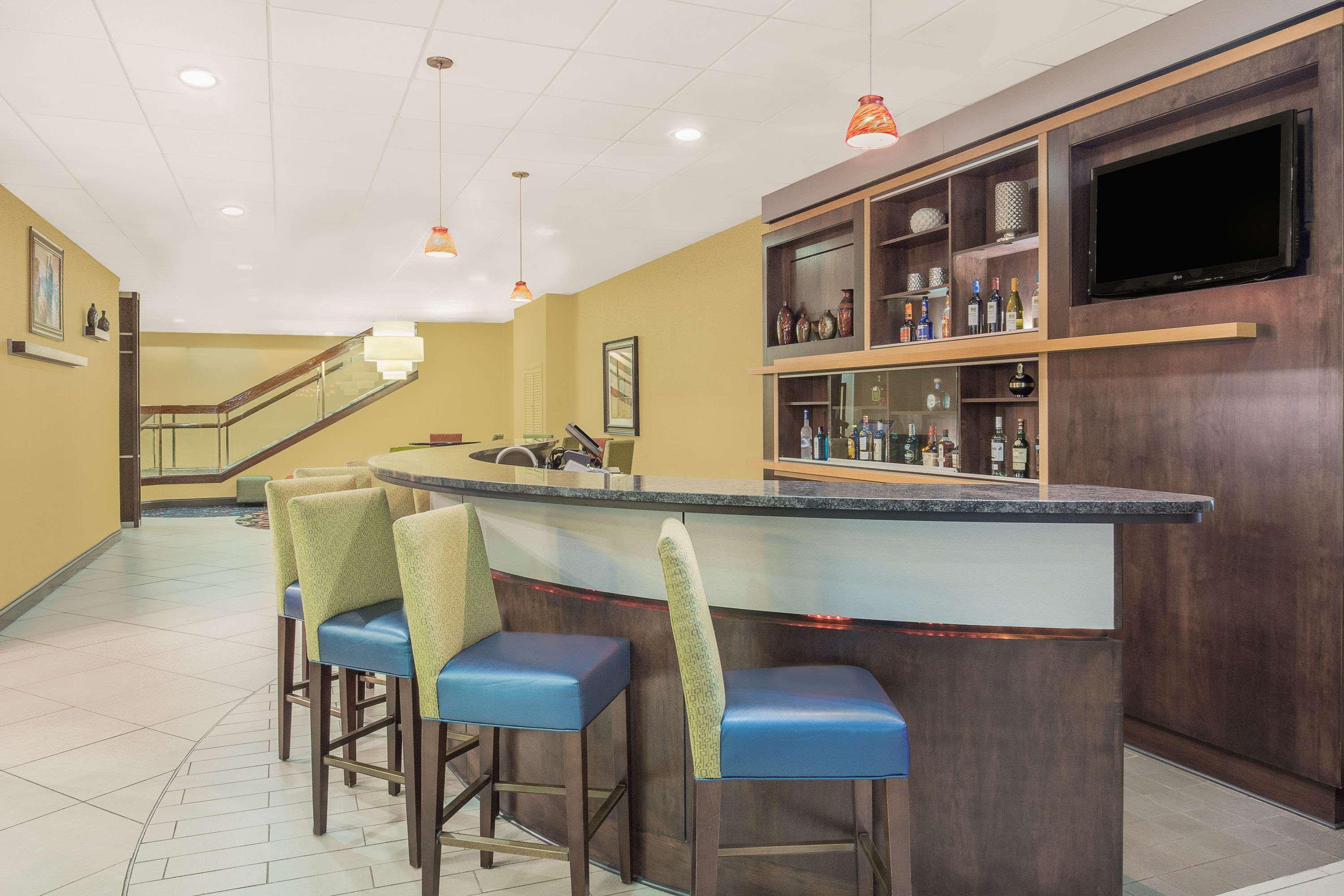 Ramada Plaza By Wyndham Fayetteville Fort Bragg Area Ngoại thất bức ảnh