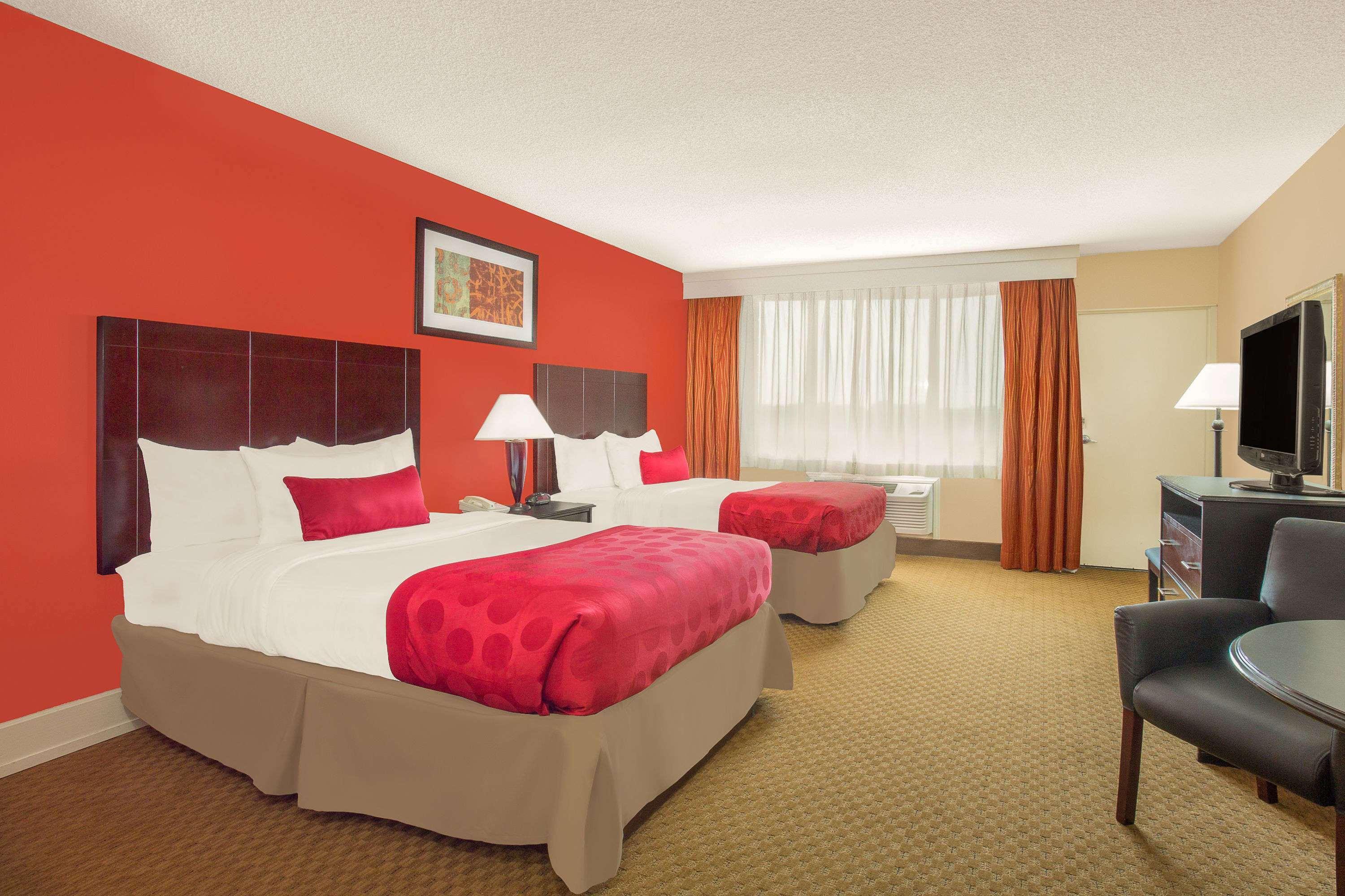 Ramada Plaza By Wyndham Fayetteville Fort Bragg Area Ngoại thất bức ảnh