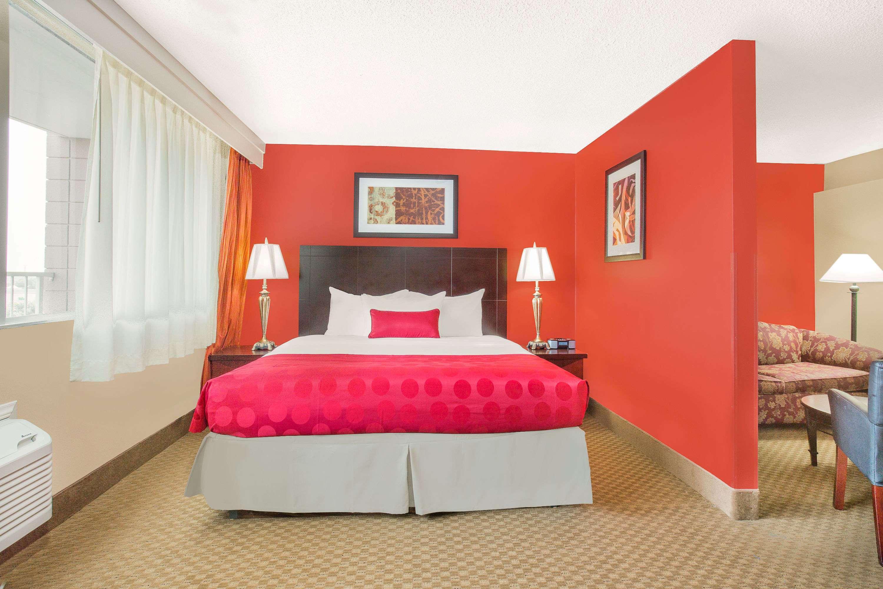 Ramada Plaza By Wyndham Fayetteville Fort Bragg Area Ngoại thất bức ảnh