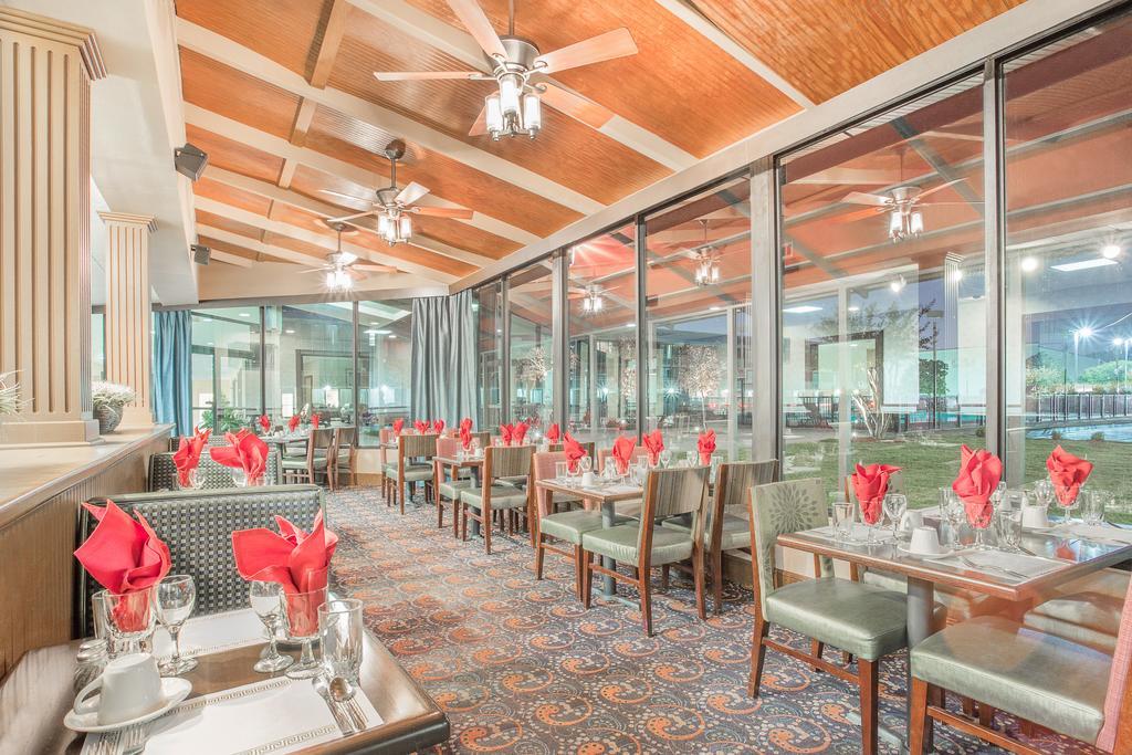 Ramada Plaza By Wyndham Fayetteville Fort Bragg Area Ngoại thất bức ảnh